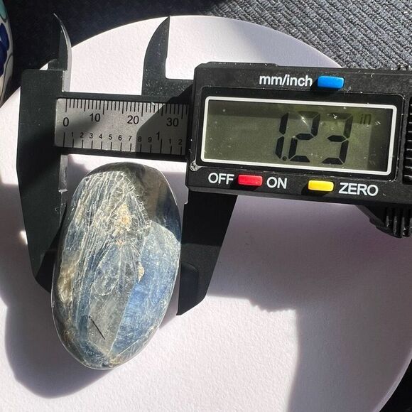 Blue Kyanite Crystal‎ Meditation Palmstone (#5) - Picture 8 of 10